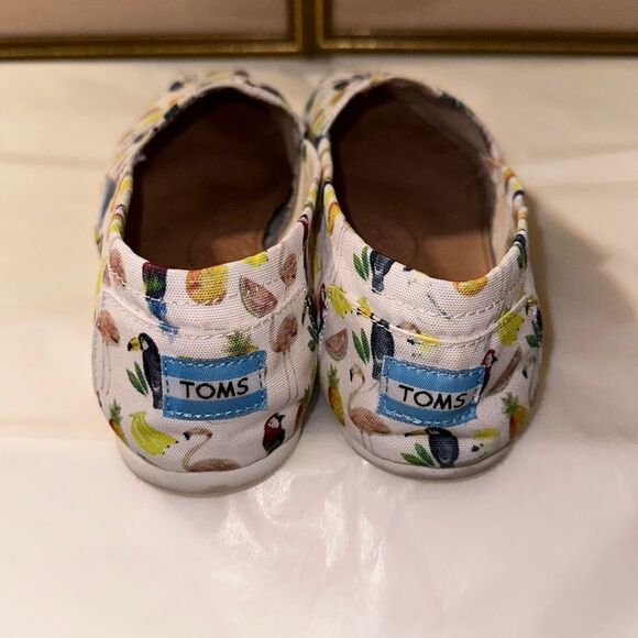 TOMS 11 White Multi Tropical Toucan Flamingo Fruit Canvas Slip On Flats - Picture 5 of 11